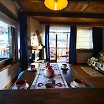 בקתה Hostdomus - Imperial Chalet *